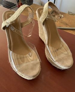 New Women’s Size 8 Wedges