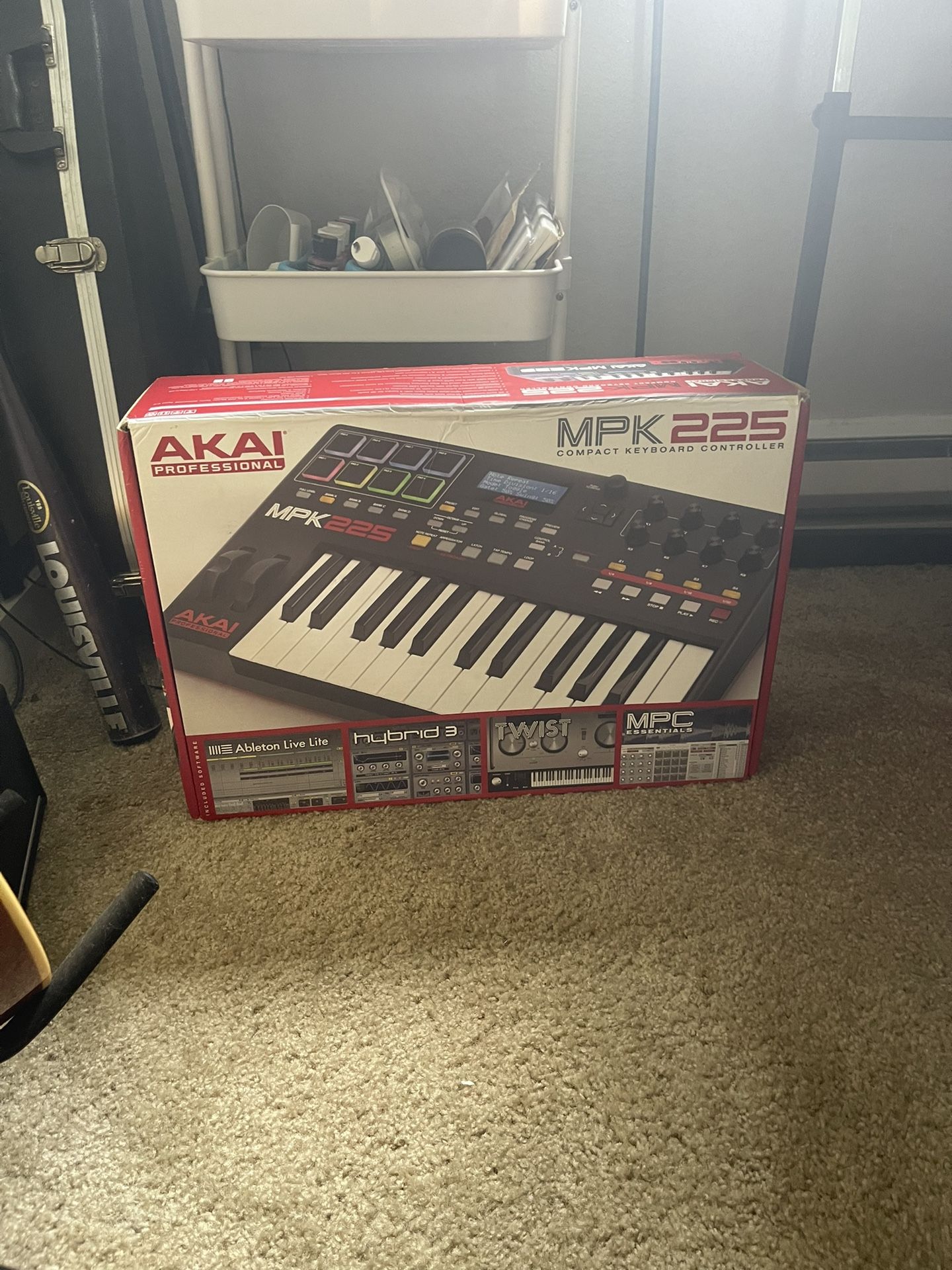 Akai MPK 225