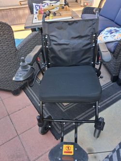 Electric wheelchair