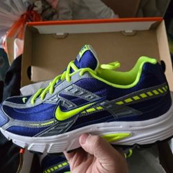 nike initiator volt blue size 9.5 