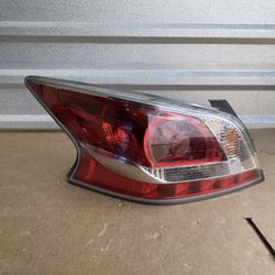 2013-2015 Nissan Altima Tail Light OEM