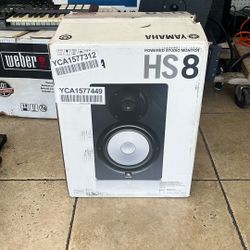 YAMAHA Black HS8 8 Inch Powered Studio Monitor