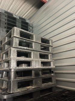 37x37x6 Heavy Duty Plastic Pallets