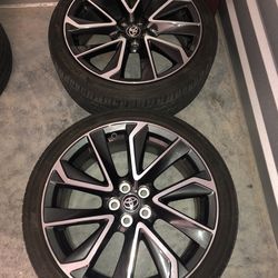 Toyota Corolla hatchback OEM alloy wheels & tires
