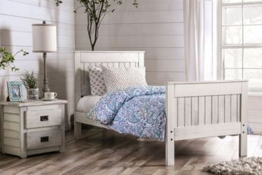 Children's Rustic White Full Size Bed