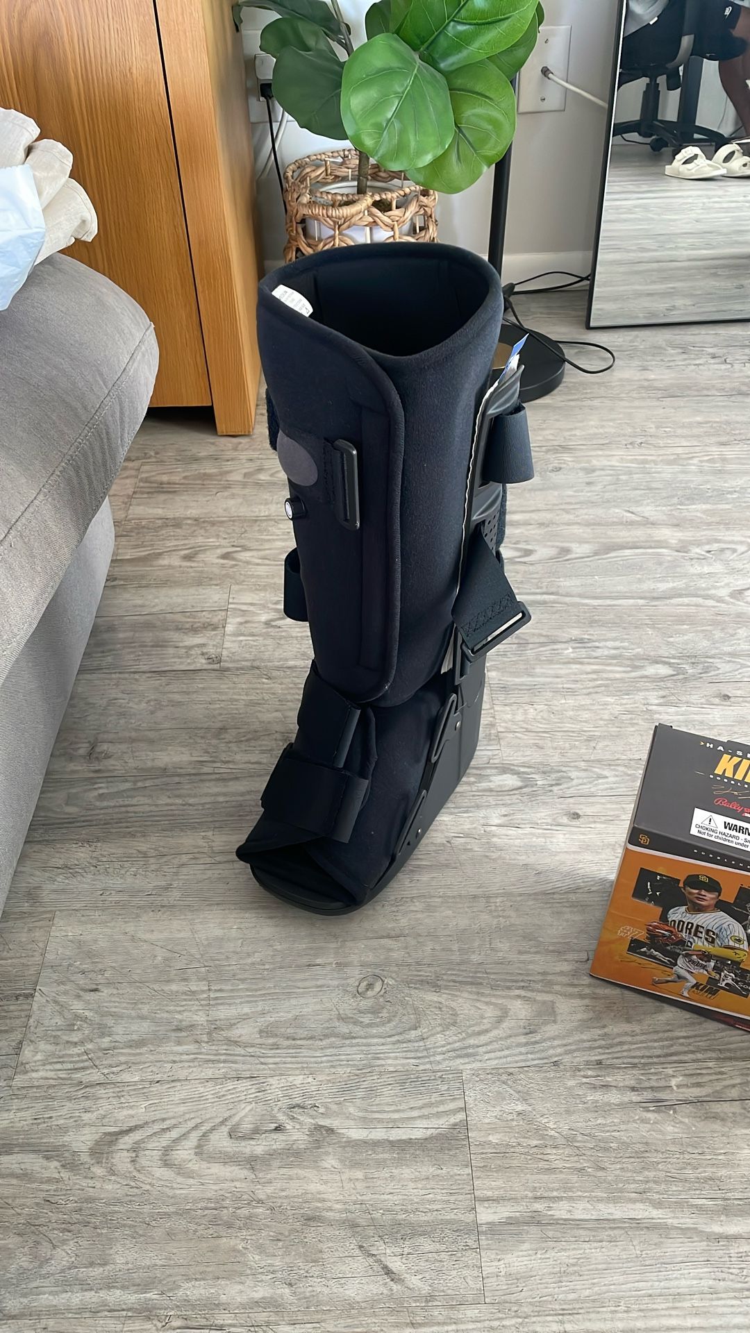 Brand New Medical Boot Walker Fractured Or Sprained