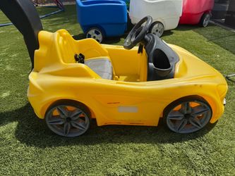 Step2 McLaren 570S Push Sports Car