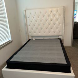 diamond tufted bed