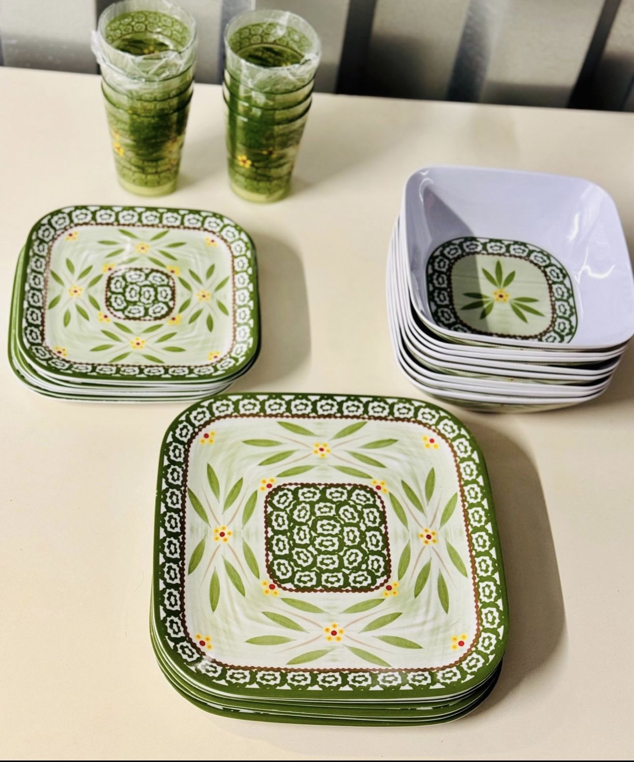 16 Pc (setting For 4) Outdoor Old World Green Dinnerware Set Temptations by Tara