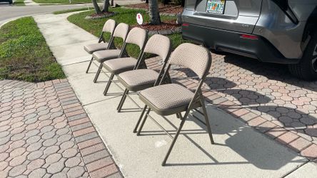 5 PADDED FOLDING CHAIRS