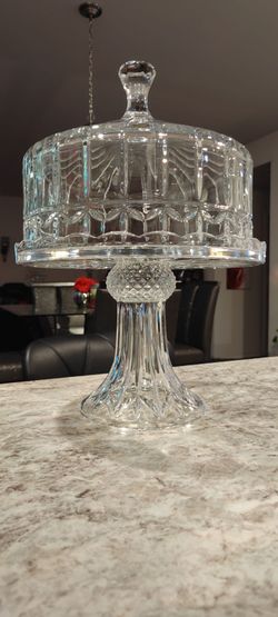 Olympia
by Godinger Crystal Glass Cake Stand with Dome Lid