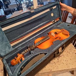 Violin Like new!!