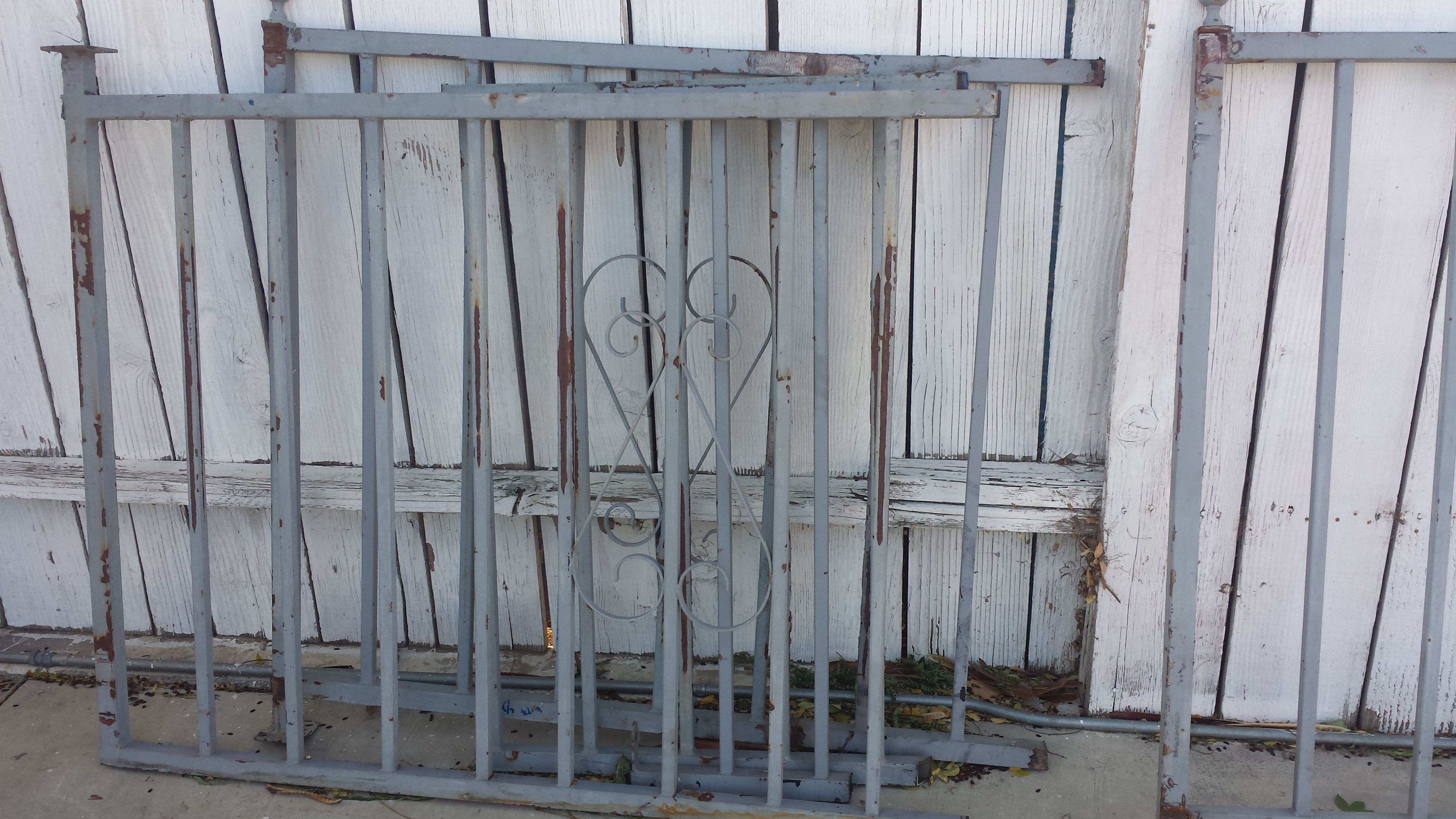 Fence... barrandal