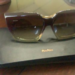 Max Mara MM0137 Spark-7 sunglasses in a light brown gradient color.  