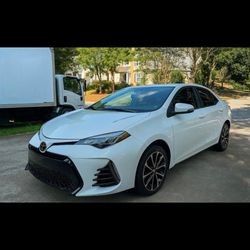 2017 Toyota Corolla SE – $9500