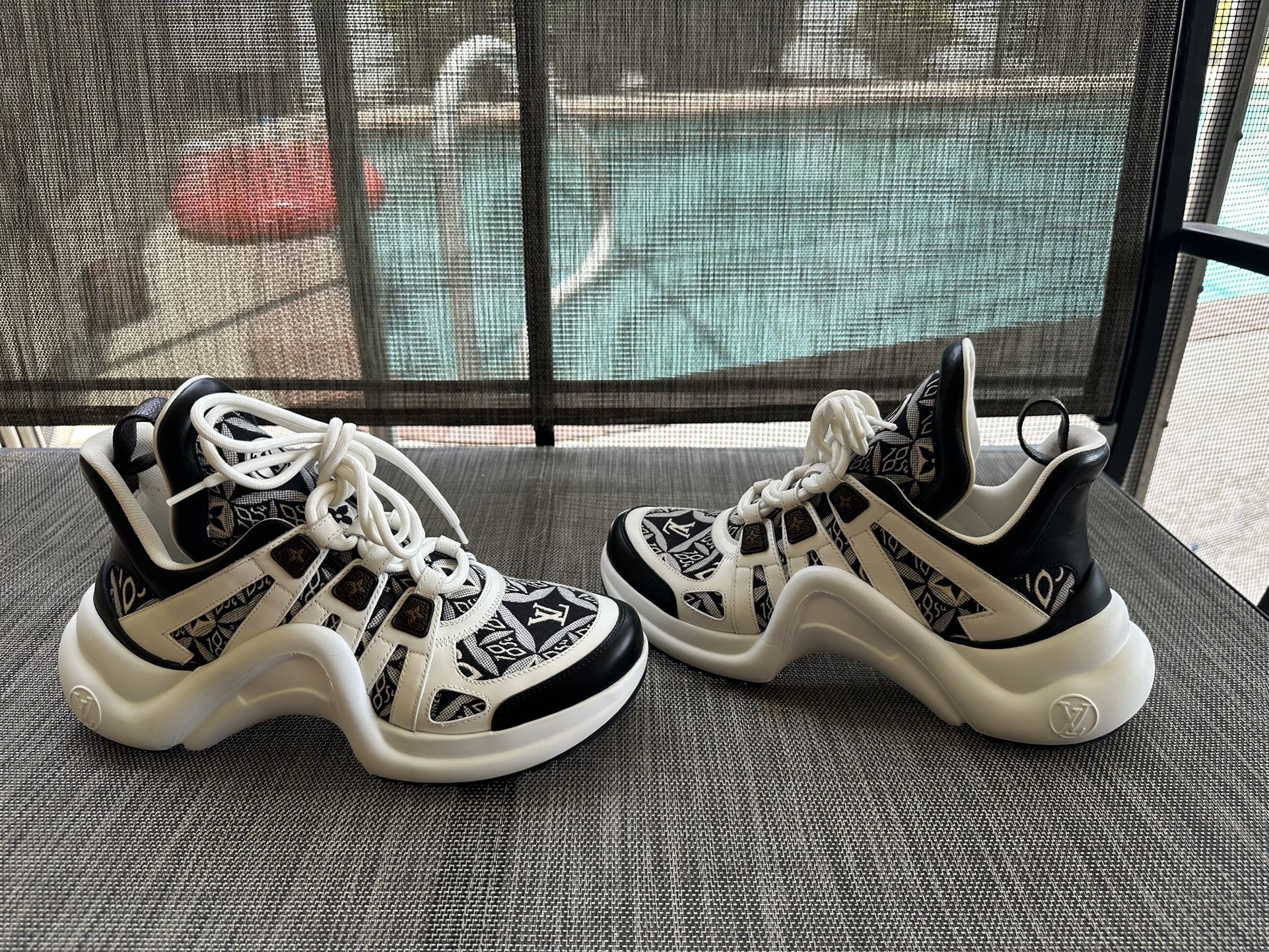 WOMENS Louis Vuitton Arch light Canvas Printed Sneakers
