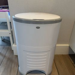 FREE diaper Pail 