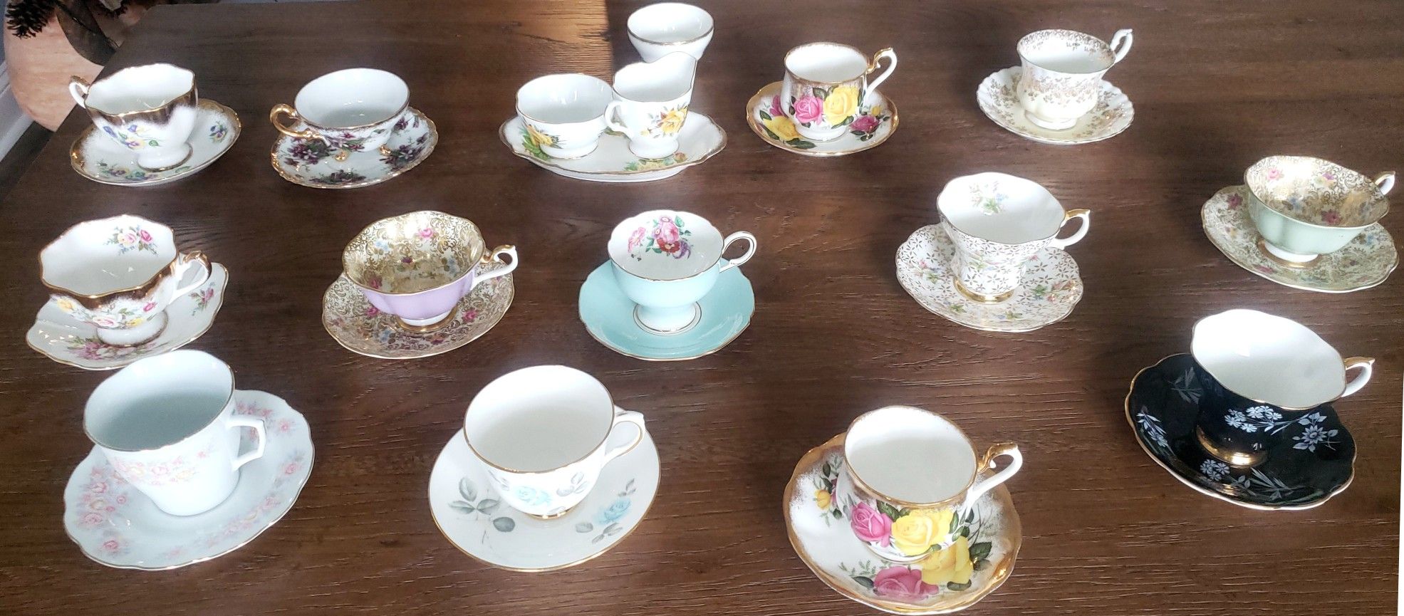VINTAGE 13 SETS BONE CHINA CUPS & SAUCERS PLUS MILK & SUGAR SET W/TRAY & A SMALL CUP FROM ENGLAND