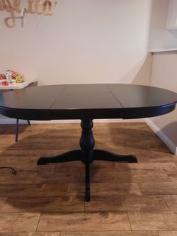 Mesa Para 4 Y 6 Sillas. No Incluye Sillas