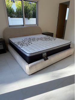 •  Elite Bamboo Luxe  Queen   12” pillow top.      New mattress in a plastic sealed.     We offer same day delivery  Venta de colchones  ☎️📲call or T