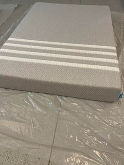 Leesa Original Hybrid Twin XL-Size Mattress, Like New, Excellent Condition