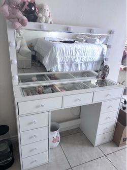 Vanity for Sale – Need Gone ASAP!