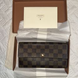 LV Wallet