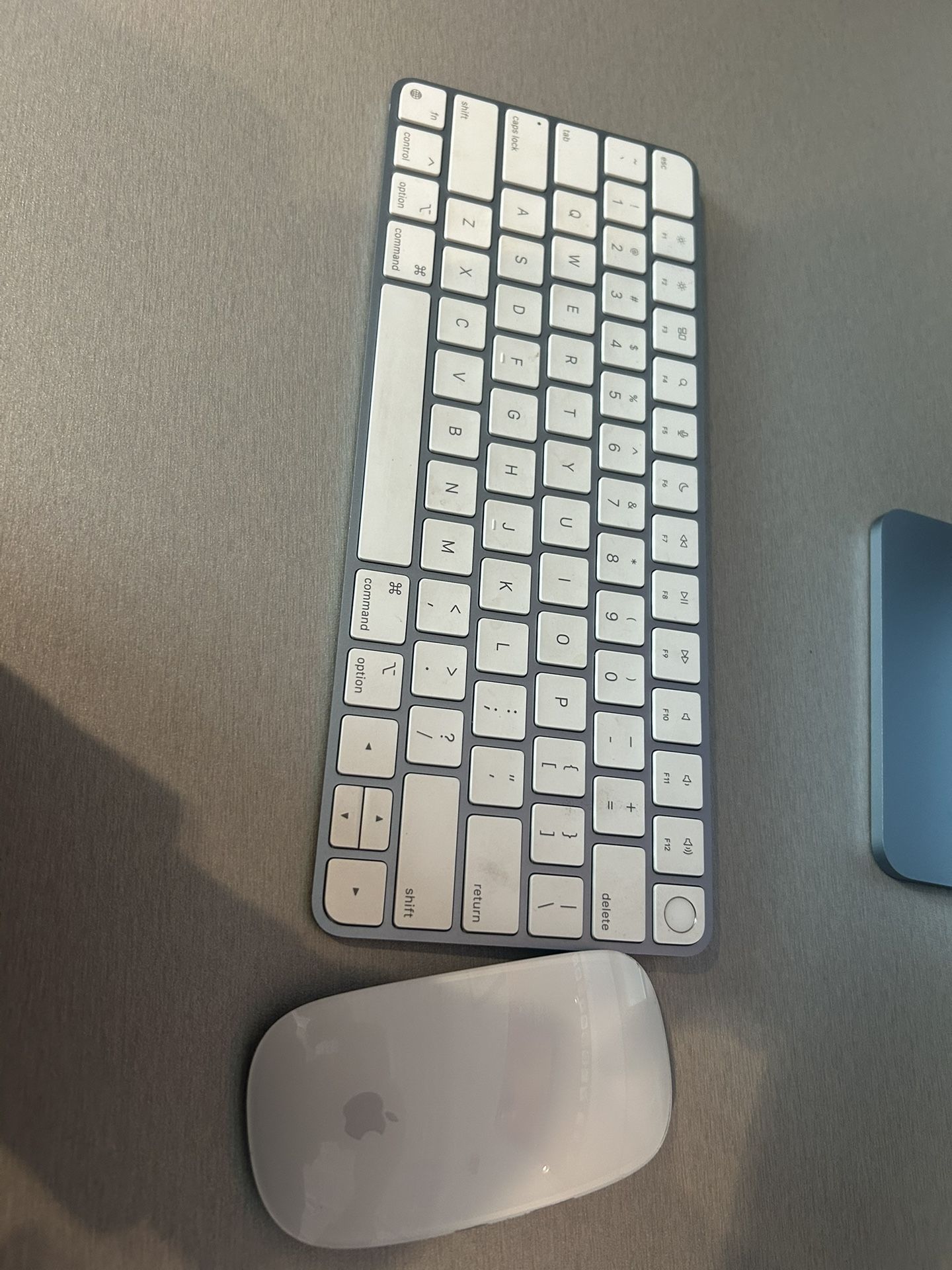 Apple Wireless Bluetooth Keyboard And Mouse 
