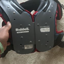 Ridell Pursuit Football Shoulder Pads
