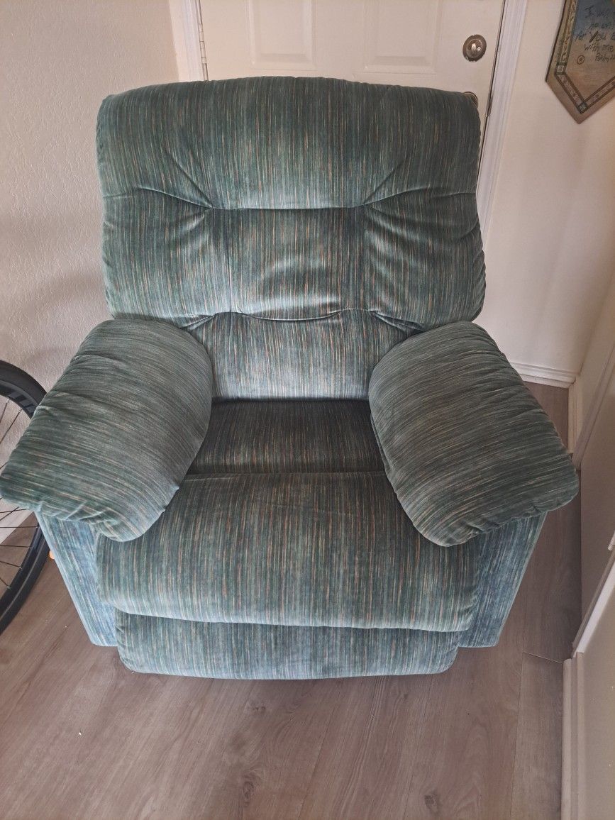 Recliner With Swivel
