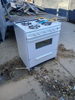Nice stove older but clean and works