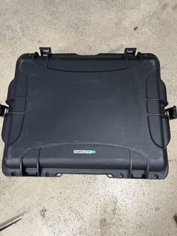 Turtle Waterproof, Anti-Static Laptop Case (wheeled) - 6 Capacity