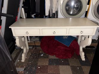 Entry way table