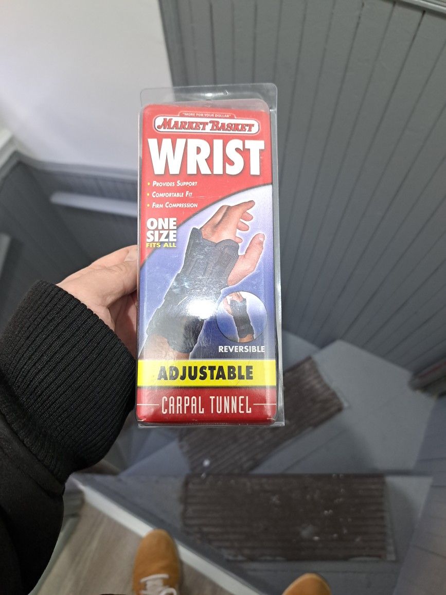 Reversible Wrist Brace