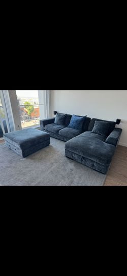 Sectional Couch With Ottomans ( Wide Storage Space )