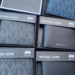 New Michael Kors Wallets β¨β¨
