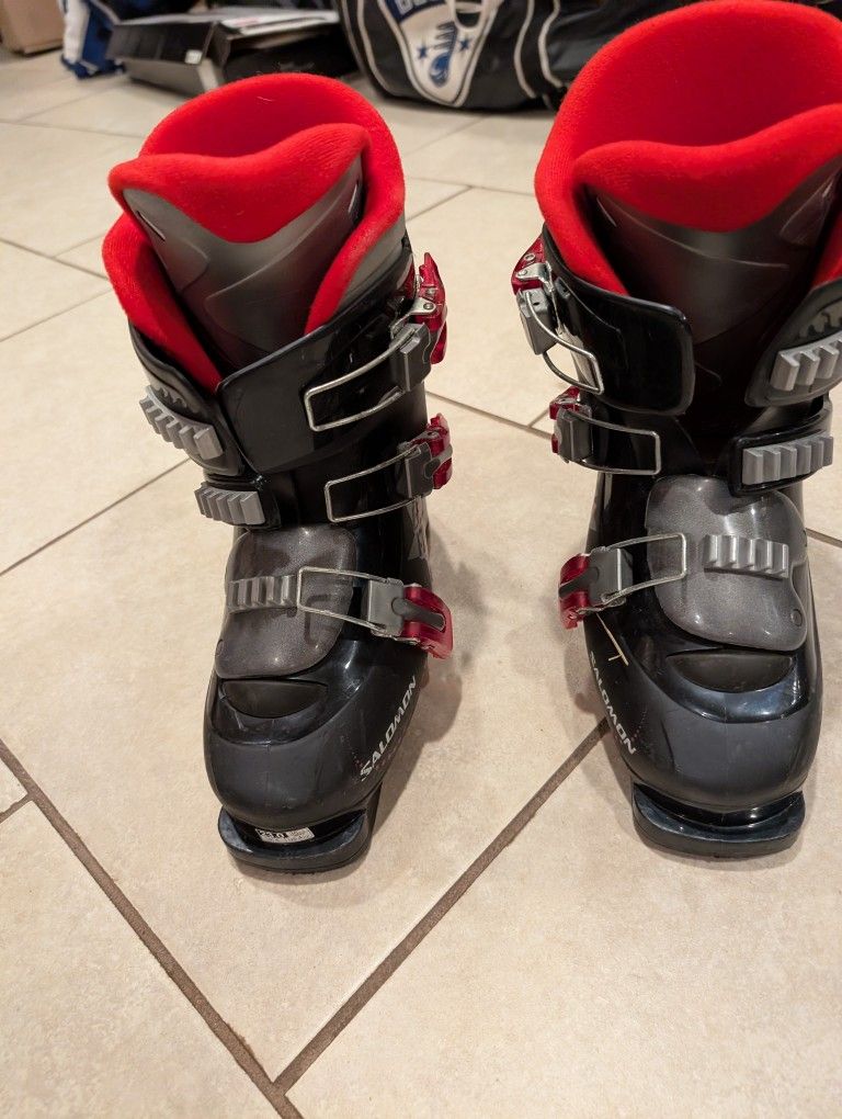 Salomon Snow Ski Boots Size4.5. 