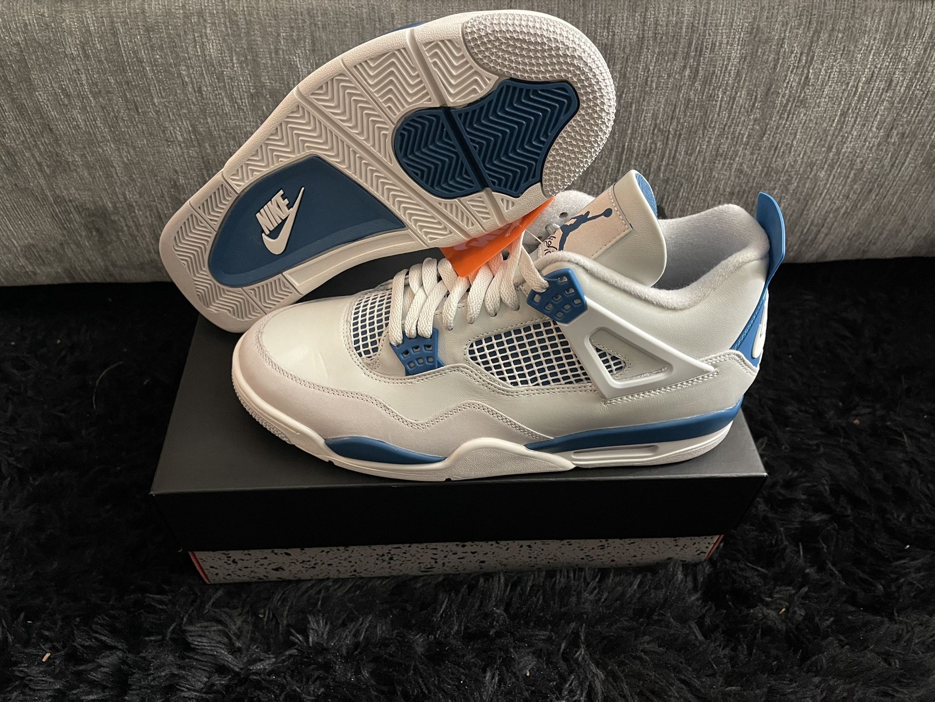 Air Jordan 4 Military Blue. Multiple Sizes