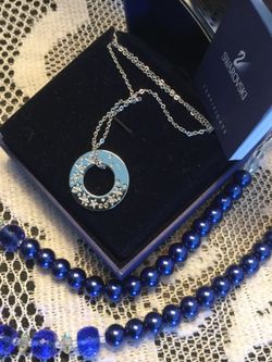 Love Swarovski Crystals 💙🦋 Round pendant star ⭐️ crystals necklace