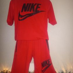 Nike Tech Short Set. Size Large. New   On Sale