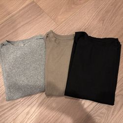 Womens Short Sleeve T-Shirts 3X $5 Each. Located in Murray cash/Venmo. Fcfs or hold with Venmo