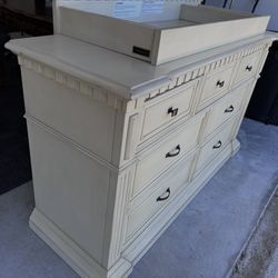 Kingsley Venetian 7 Drawer Nursery Dresser with Removable Changing Topper