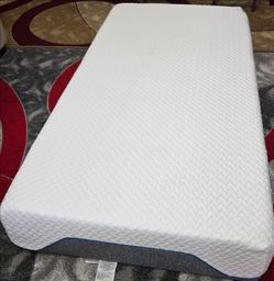 Twin mattress