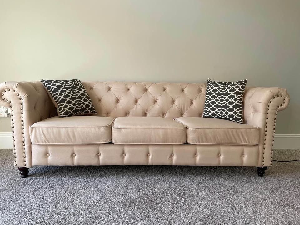 BRAND NEW 🌹 GOLD CHESTERFIELD TUFTED SOFA $875!..LOVESEAT $775! !!