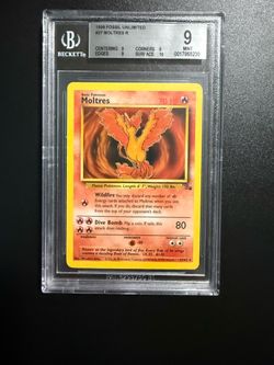 Moltres 27/62 Fossil Unlimited BGS 9 Mint