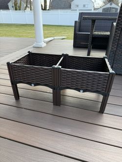 Raised Resin Planter Box - Outdoor Garden Wicker Planter - BRAND NEW!!
