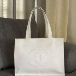 Authentic Vintage Chanel Caviar Leather Tote Bag GHW 