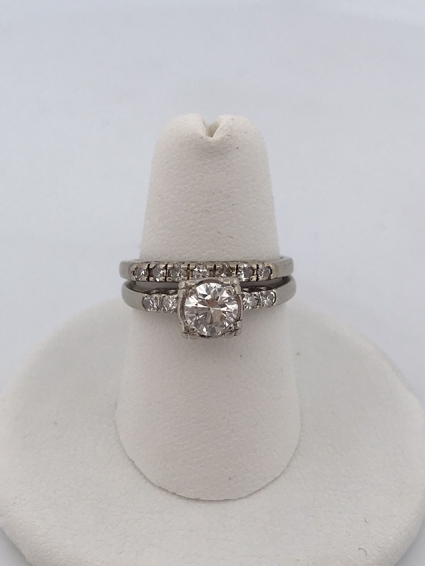 14k White Gold 0.80ct Natural diamonds ring set size 6.5