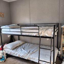 Twin Bunk Beds 