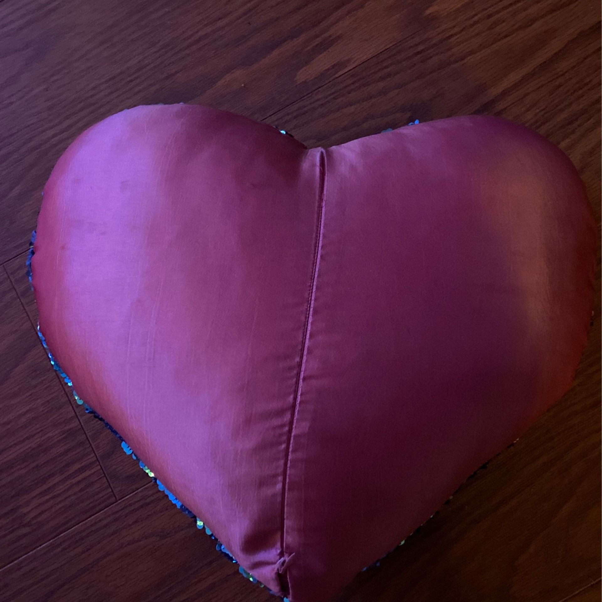 pattern/color changing heart pillow